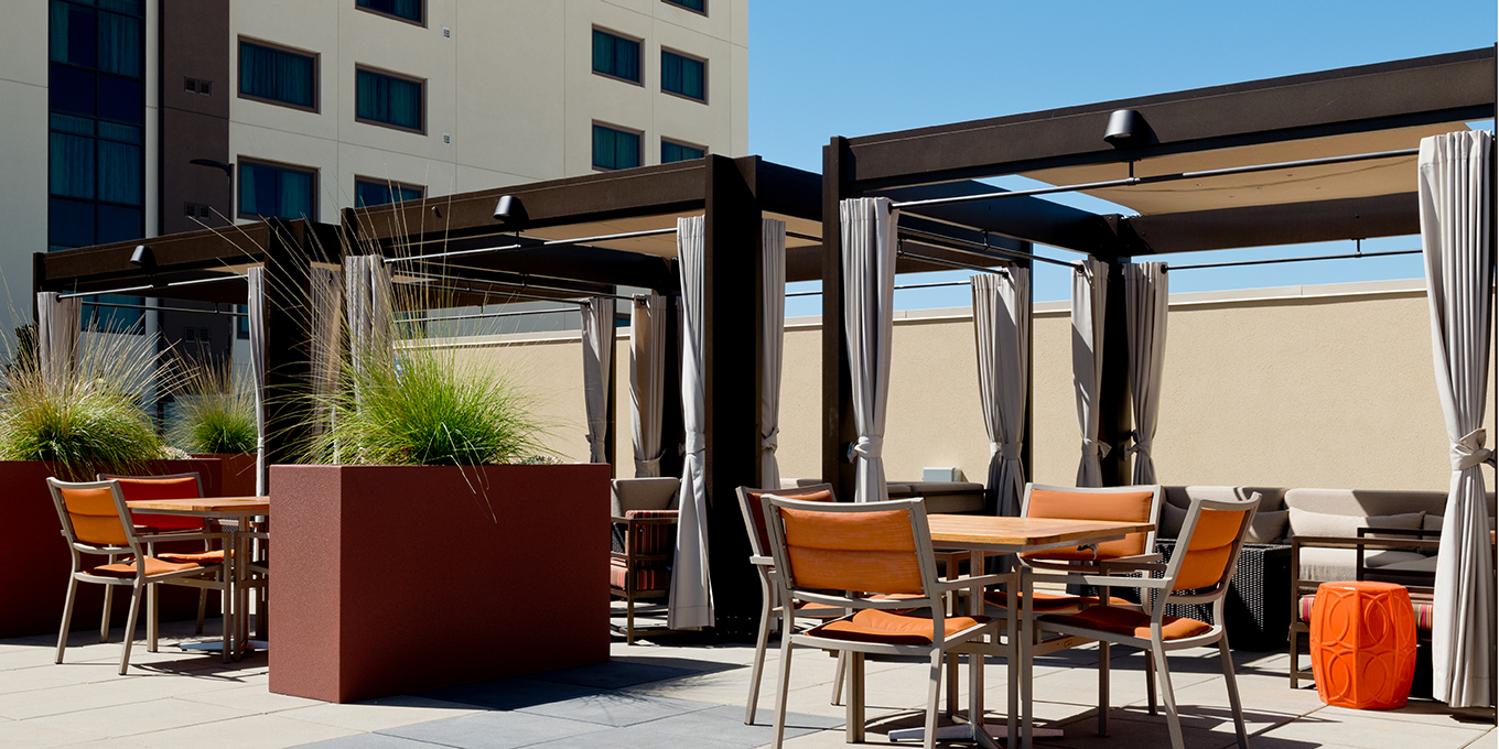 ThePool_WebsitePromoBlock_1360x680_PoolDeck The Pool At Chumash Casino Resort