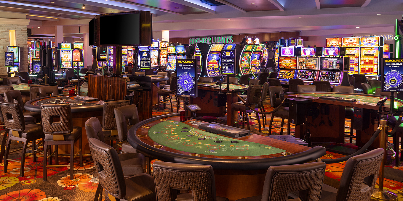 Table Games Landing Page_FeatureBlock_1360x680 Chumash_BlkJck_0059-1360x680